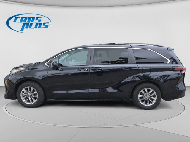 2023 Toyota Sienna LE