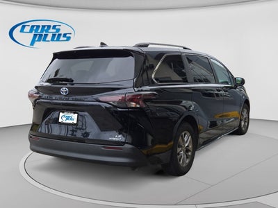 2023 Toyota Sienna LE