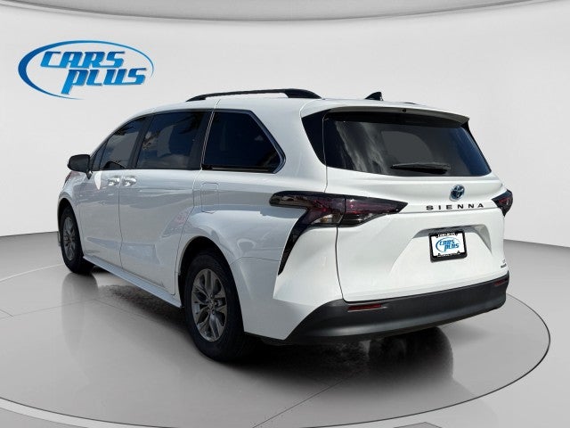 2023 Toyota Sienna LE
